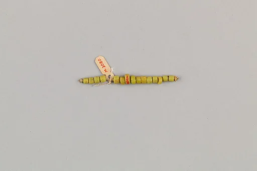 String of 15 disc beads