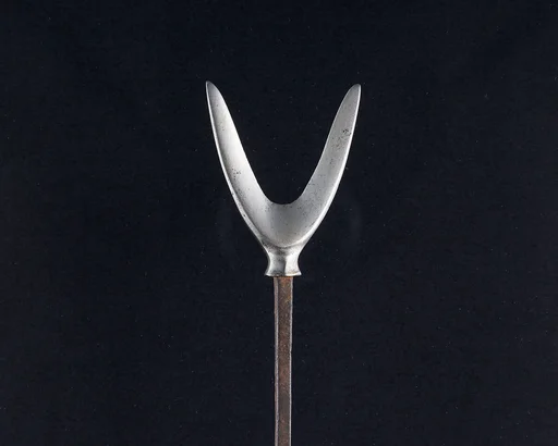 Arrowhead (<i>Yanone</i>)