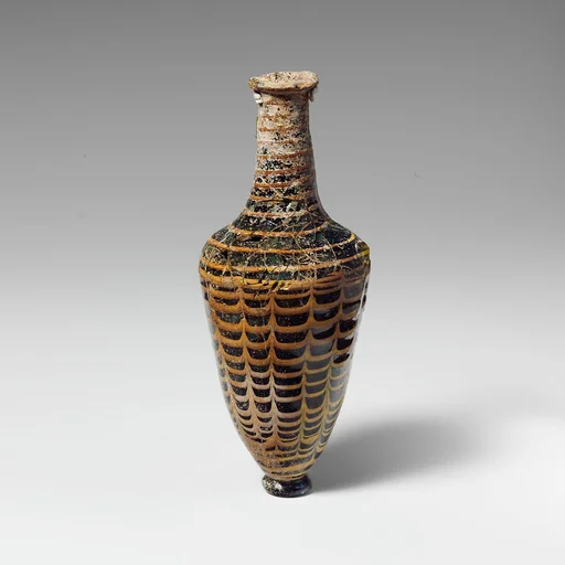 Glass amphoriskos (perfume bottle)