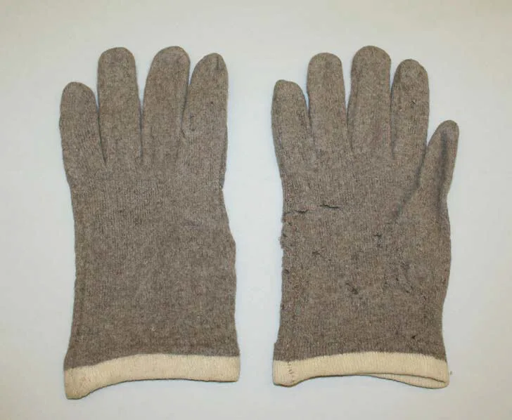 Gloves — Unknown