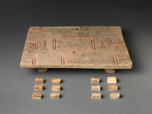 漢 彩繪陶六博具 (附骨製棋子)|Liubo Board and Pieces