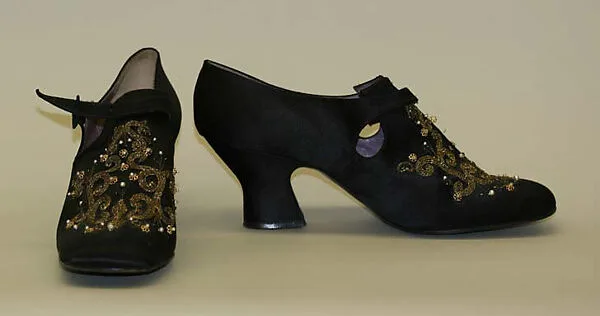Evening shoes — Unknown