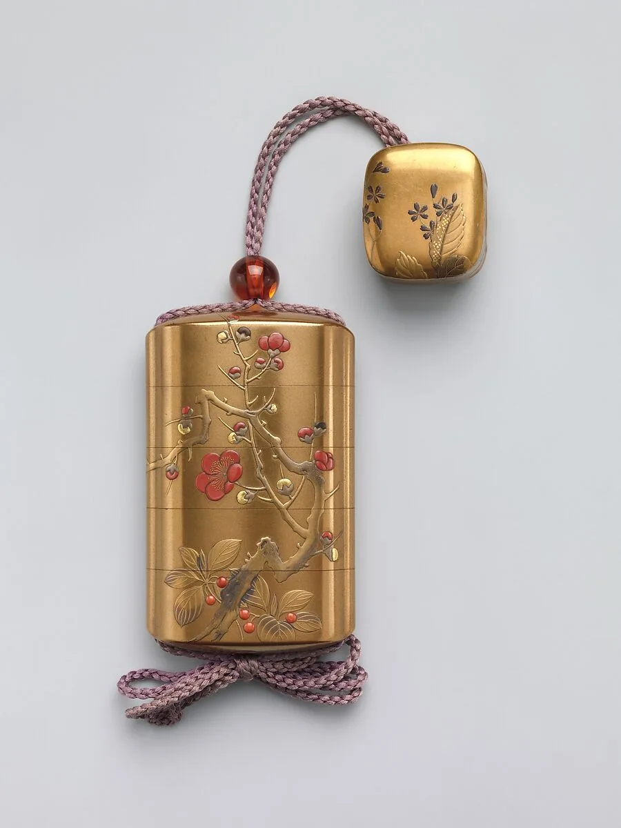 原羊遊斎作・酒井抱一下絵 梅木蒔絵印籠|Inrō with Design of Blossoming Plum Tree — Hara Yōyūsai|Sakai Hōitsu