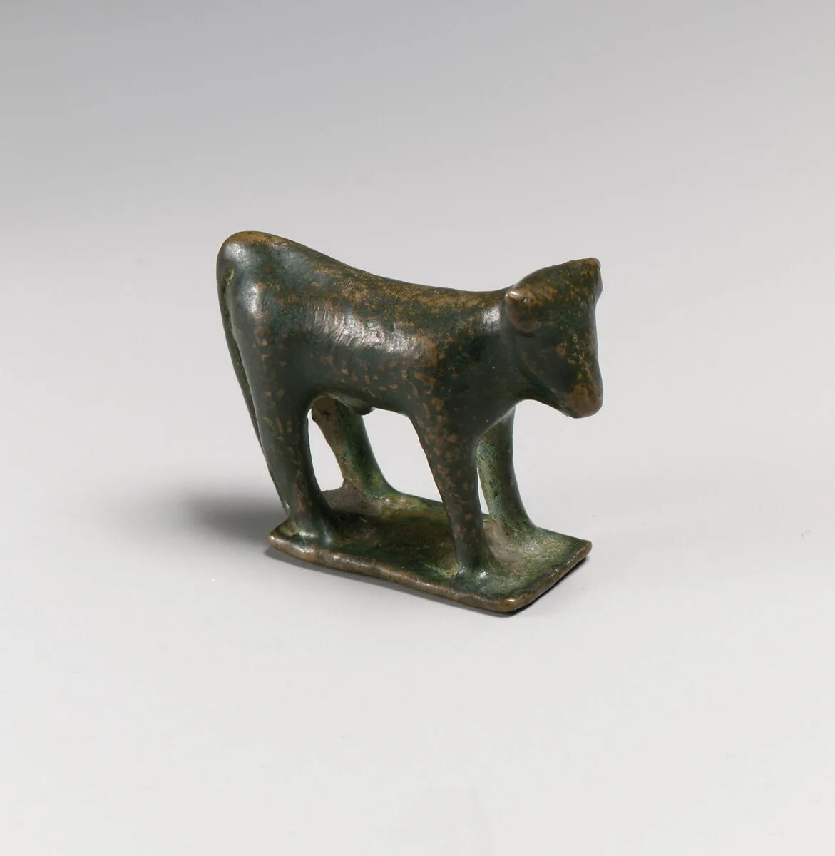 Bronze statuette of a bull — Unknown
