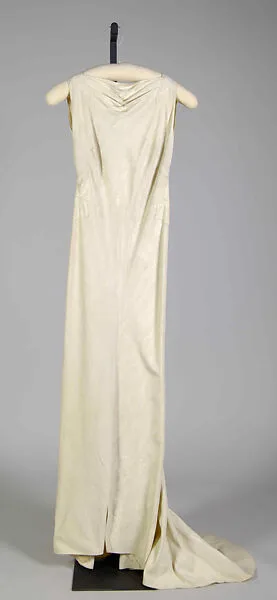 Evening dress — Unknown