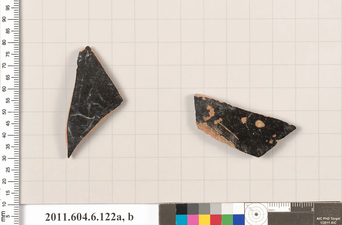 Terracotta fragments of closed shapes — Unknown