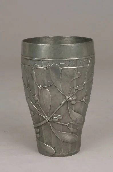 Beaker with mistletoe — Jules-Paul Brateau