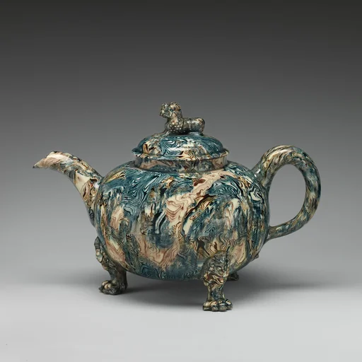 Footed teapot