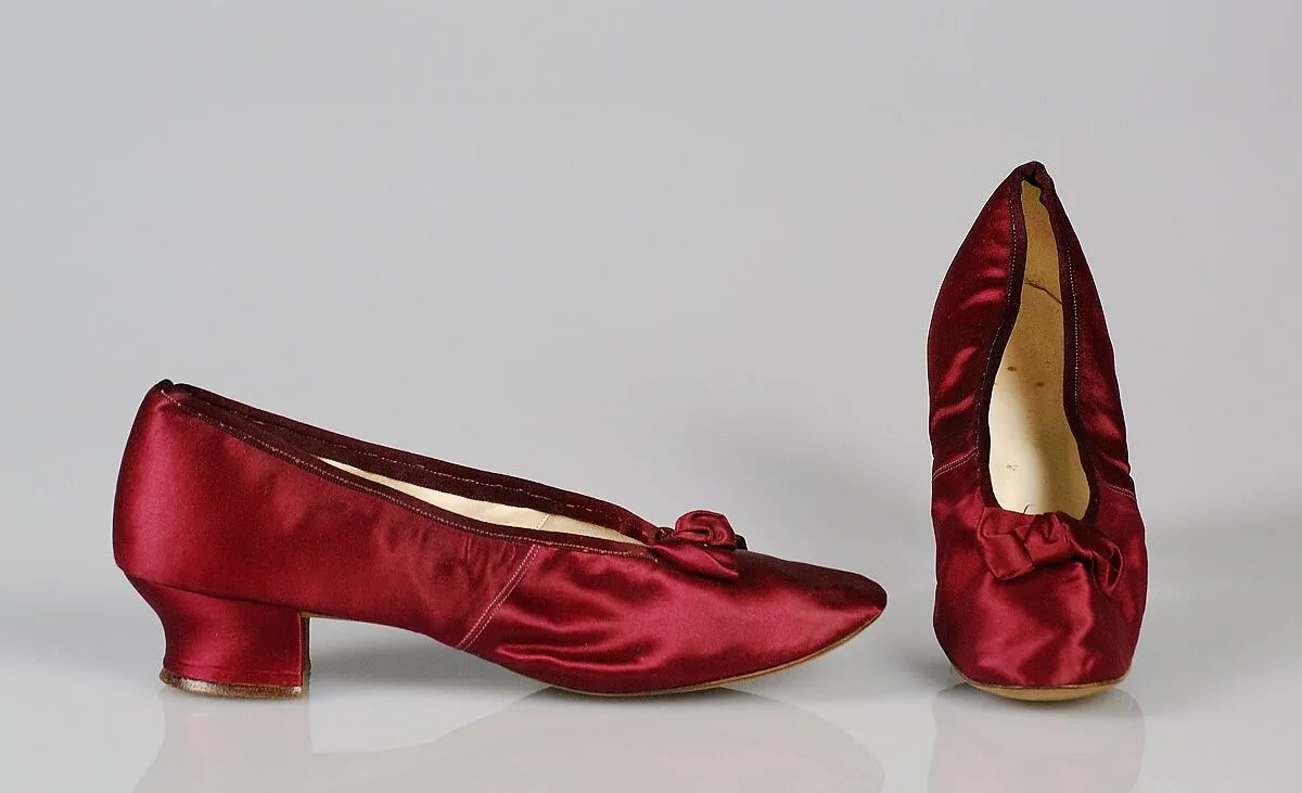 Evening slippers — Unknown