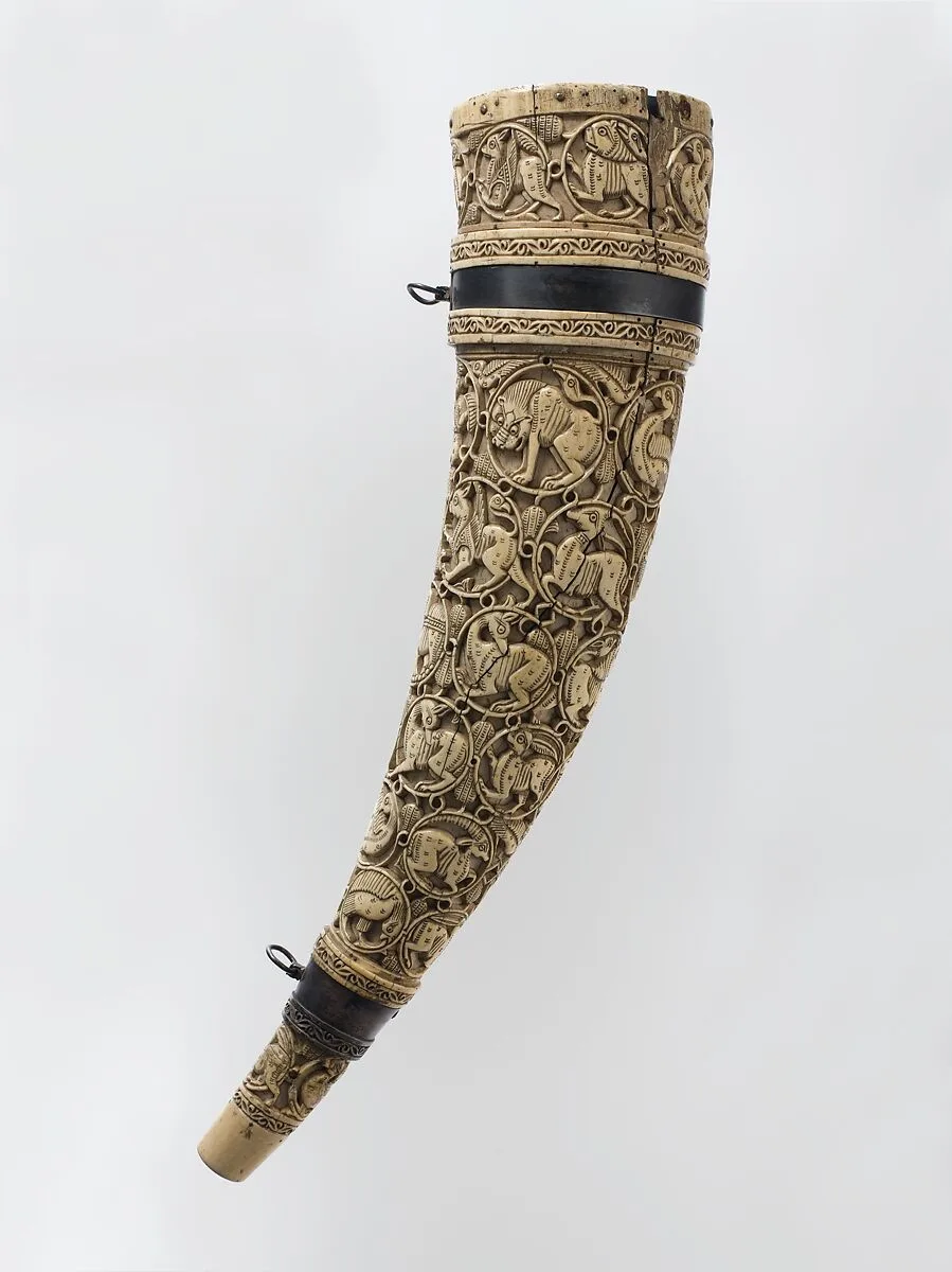 Horn (Oliphant) with Case — Unknown