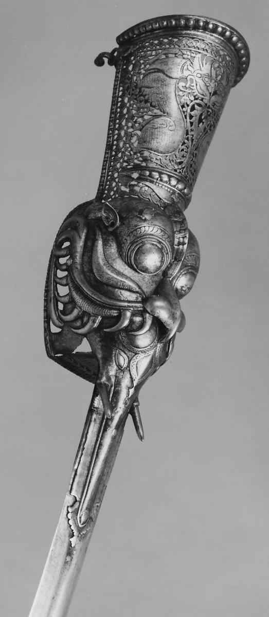 Gauntlet Sword (Pata) — Unknown