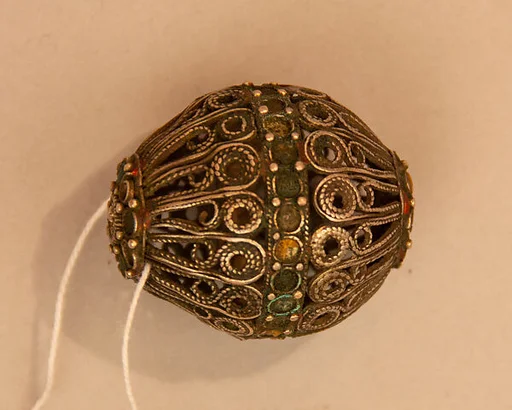 Bead