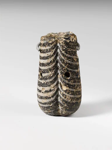 Glass pendant bead in the shape of a plumbline