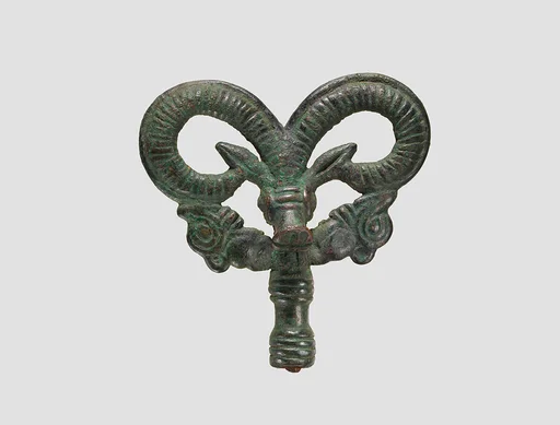 Openwork pin