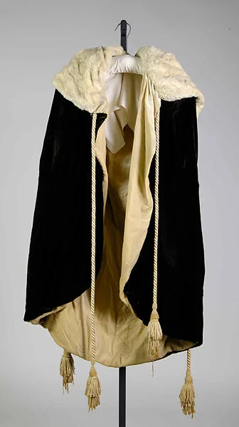 Evening cape — Madeleine Vionnet