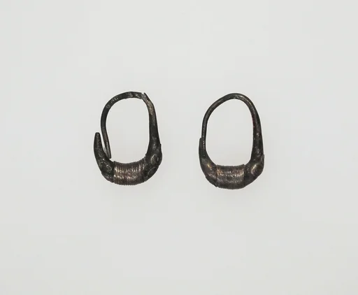 Earring, boat-shaped