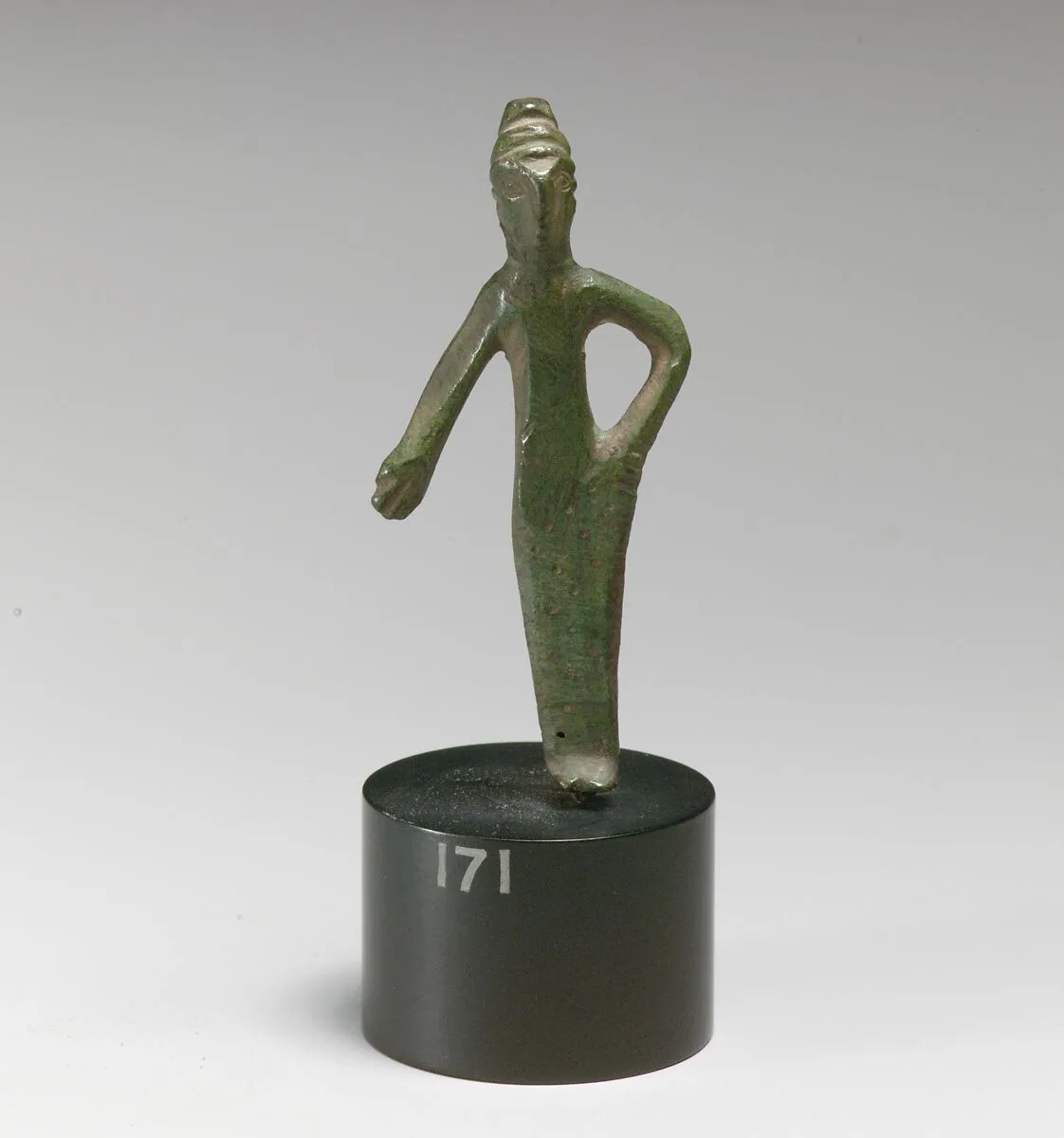 Statuette of a woman — Unknown