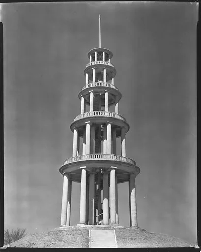 [Observation Tower, Erected as Battlefield Monument, Vicksburg, Mississippi]