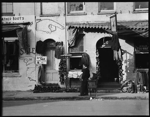 [Shoe and Clothing Shopfront Façade, Savannah, Georgia]