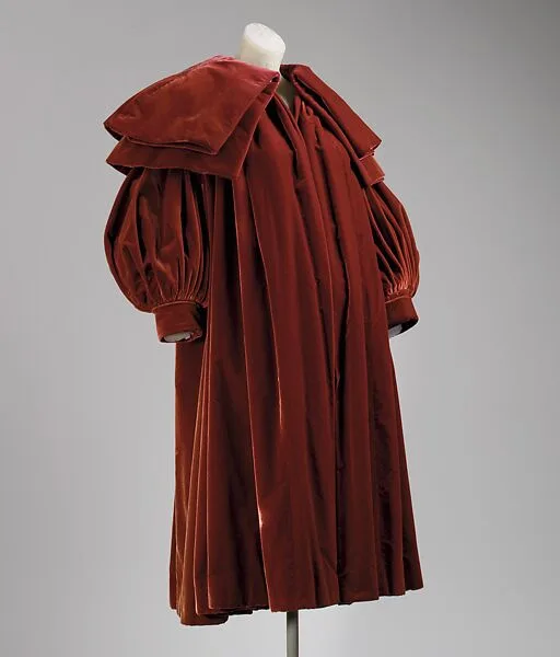Evening coat — Cristobal Balenciaga|House of Balenciaga