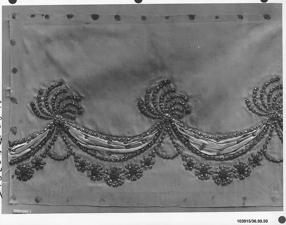 Dress border — Unknown