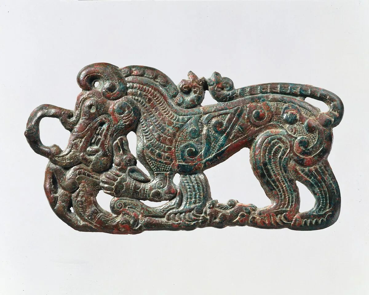 狼紋青銅帶飾|Belt Plaque in the Shape of a Standing Wolf — Unknown