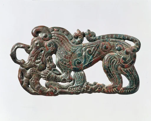 狼紋青銅帶飾|Belt Plaque in the Shape of a Standing Wolf