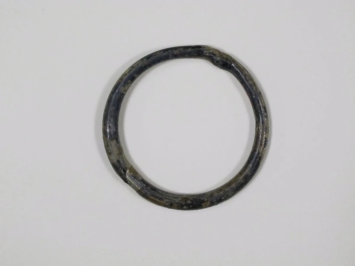 Glass bracelet — Unknown
