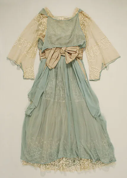 Wedding dress — Bonwit Teller & Co.
