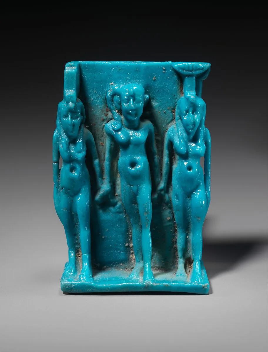 Amulet depicting Isis, Horus, and Nephthys — Unknown