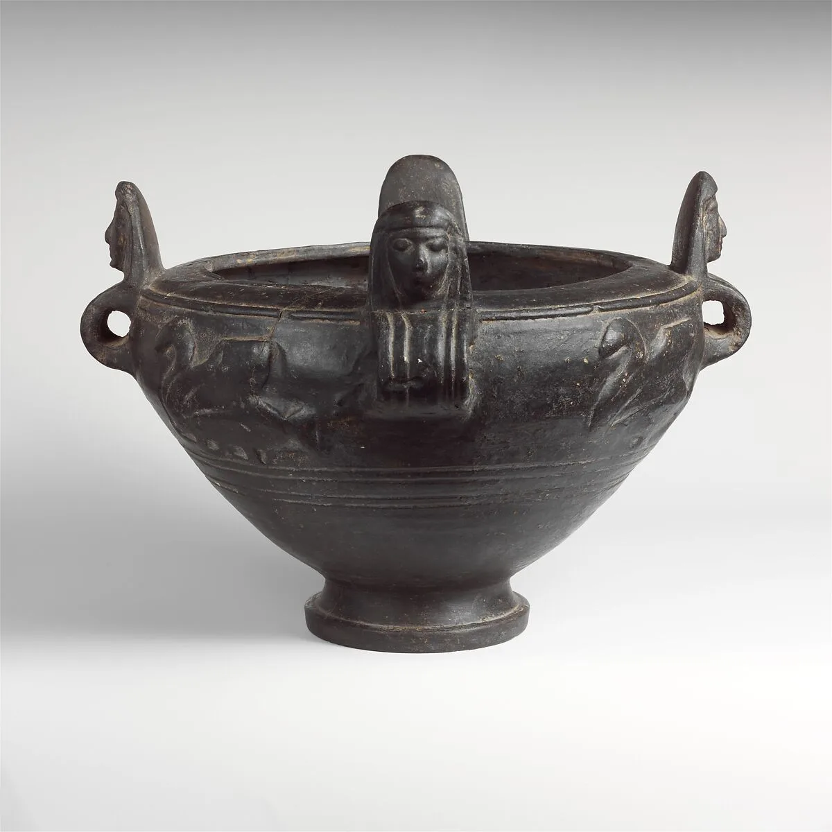 Terracotta bowl with lid — Unknown