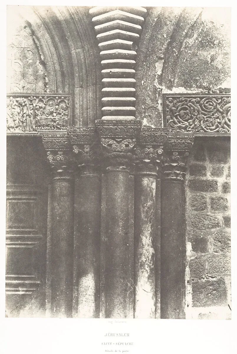 Jérusalem, Saint-Sépulcre, Détails de la porte — Auguste Salzmann|Imprimerie photographique de Blanquart-Évrard, à Lille