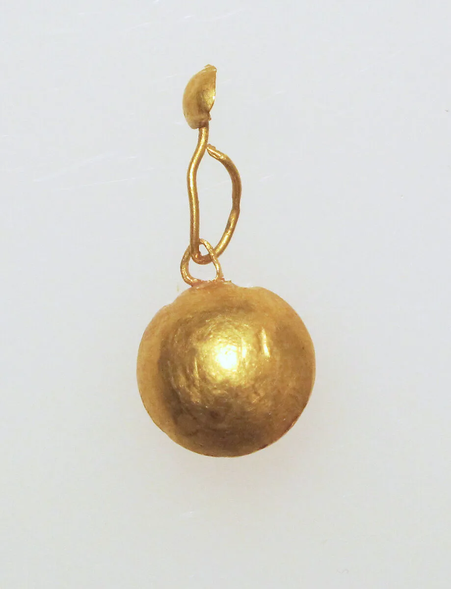 Earring with pendant and disc — Unknown