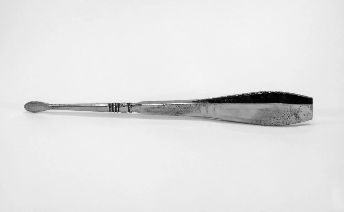 Tweezers and ear spoon (part of a set) — Unknown