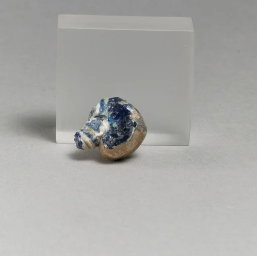 Glass bead