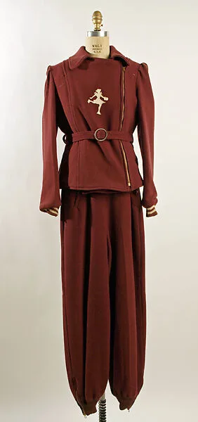 Skating ensemble — Unknown
