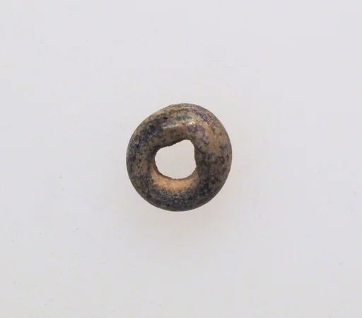Glass bead