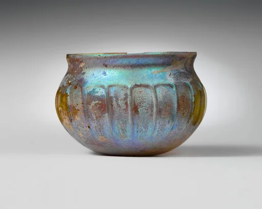 Glass ribbed bowl