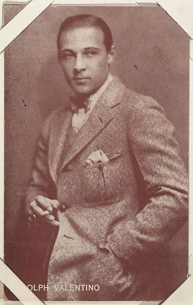 Rudolph Valentino from Movie Stars Exhibit Cards series (W401) — Unknown
