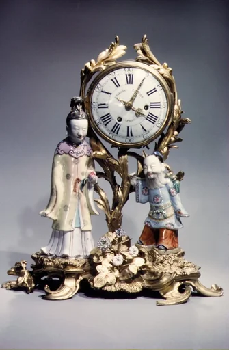 Mantel clock