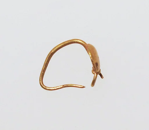 Earring with plain loop and disc