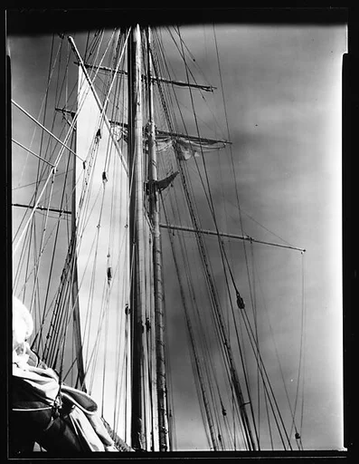 [South Seas: Mast, Sails, and Rigging of Cressida]