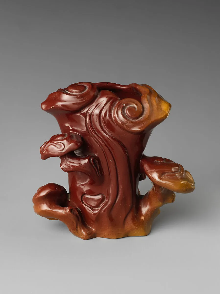 清乾隆 瑪瑙靈芝花插|Vase with magic fungus (lingzhi) — Unknown