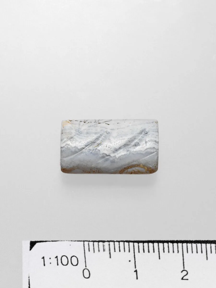 Agate flattened cylinder seal — Unknown