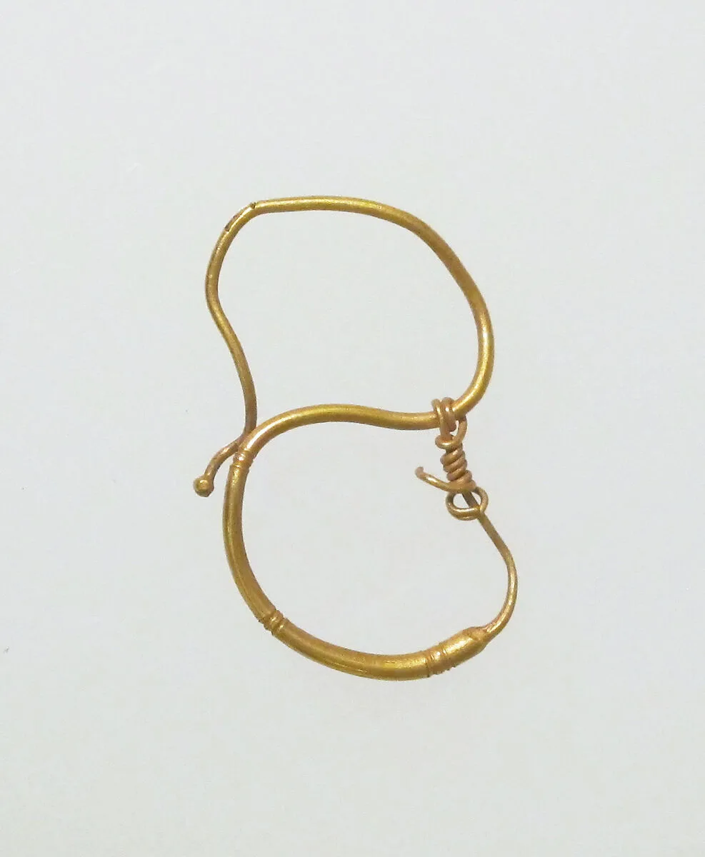 Earring, delta-shaped — Unknown