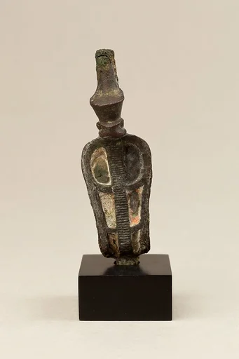 Uraeus with red crown