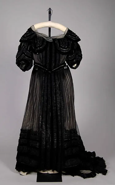 Evening dress — Vincent et Cie