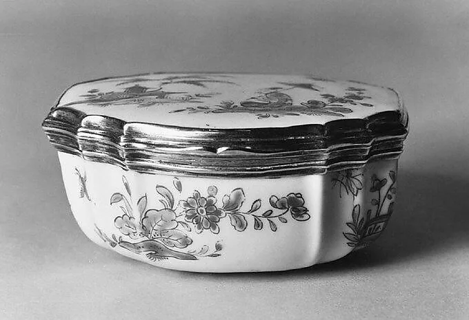 Snuffbox — Saint-Cloud factory