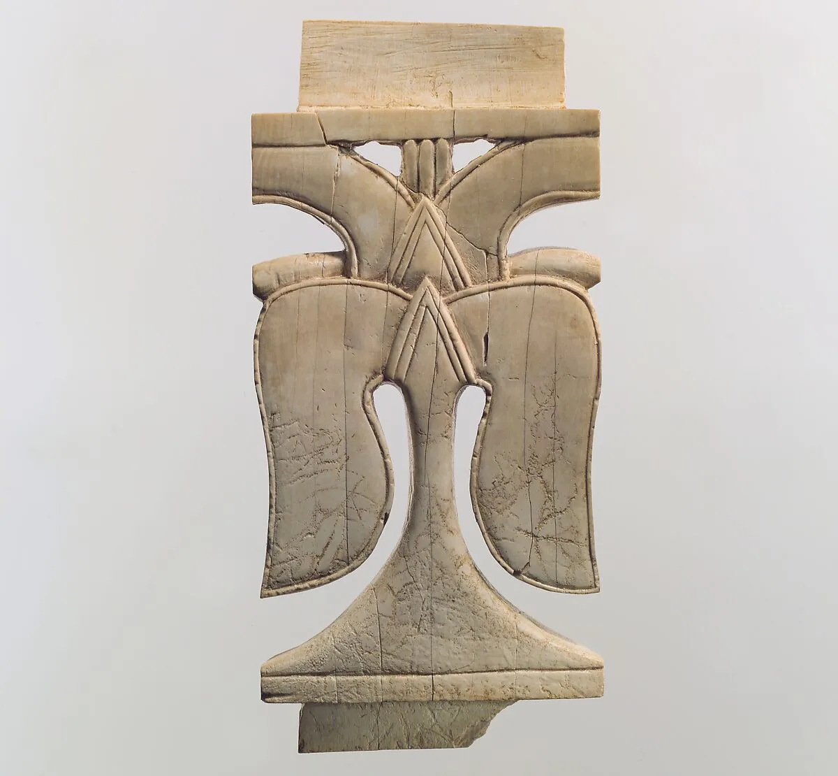 Openwork furniture plaque with leaves — Unknown
