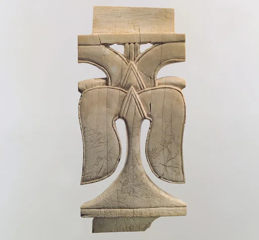 Openwork furniture plaque with leaves